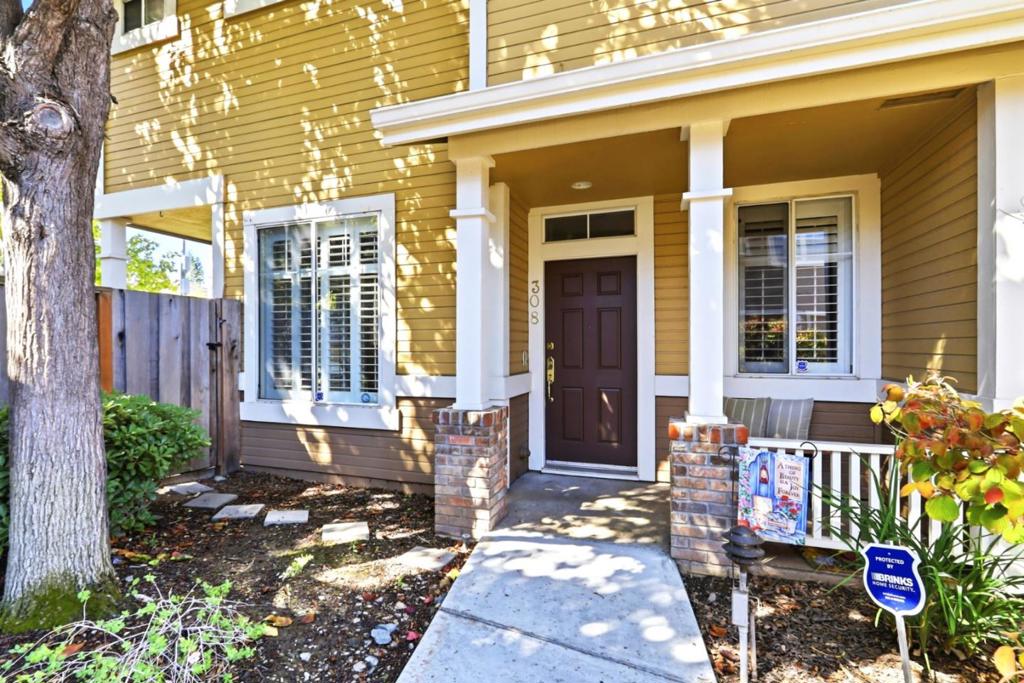 308 Ballymore Circle