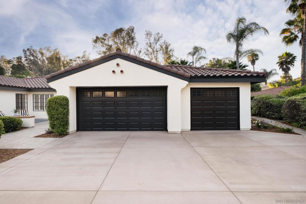 3309 Lomas Serenas