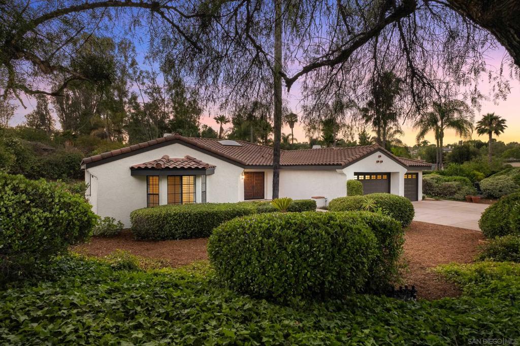 3309 Lomas Serenas