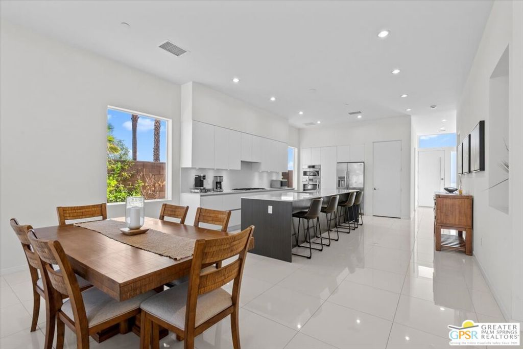 Escena - Residential