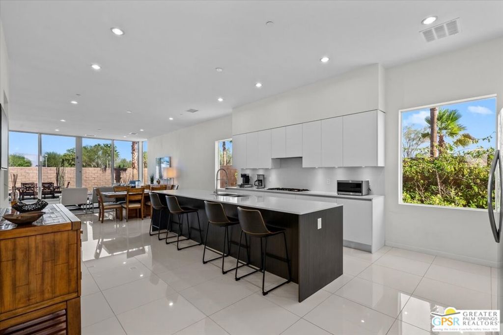 Escena - Residential