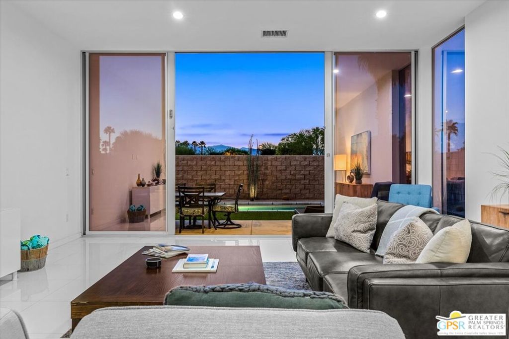 Escena - Residential