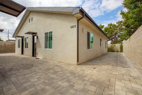 Photo of 6829 Bellaire Avenue, North Hollywood, CA 91605 (MLS # GD26209365)