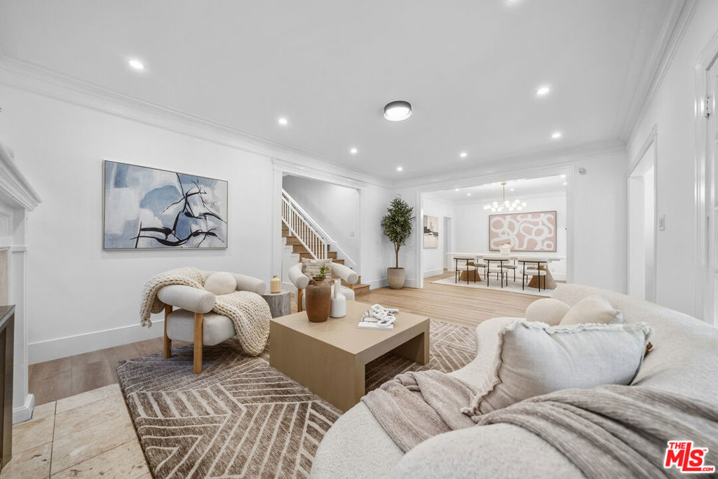 320 Westminster Avenue