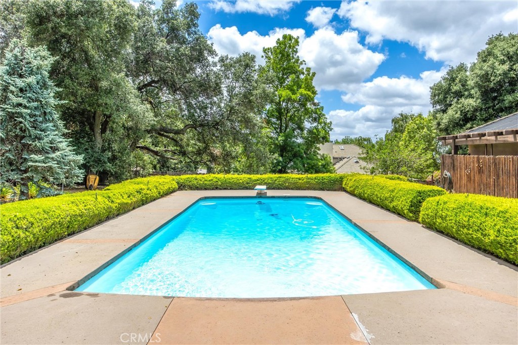 37295 Oak View