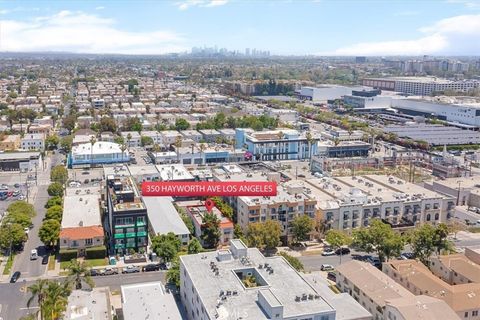 Photo of 350 N Hayworth Avenue, Los Angeles, CA 90048 (MLS # SB25252593)