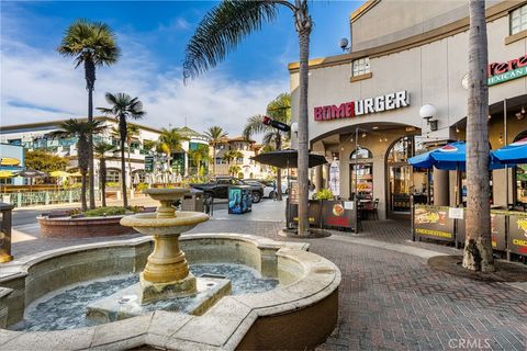 Photo of 200 Main St #110, Huntington Beach, CA 92648 (MLS # OC25247002)