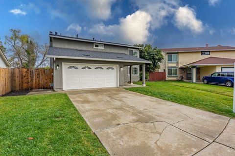 Photo of 32224 32224 Sloccum Ct Ct, Union City, CA 94587 (MLS # 41124459)