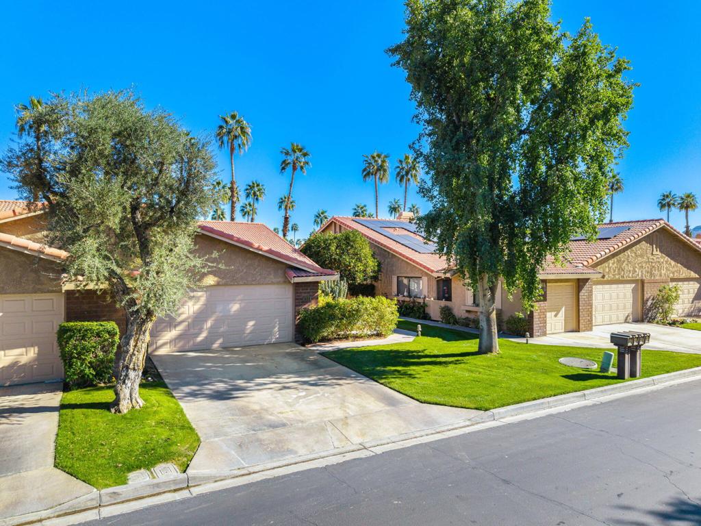 201 Camino Arroyo N