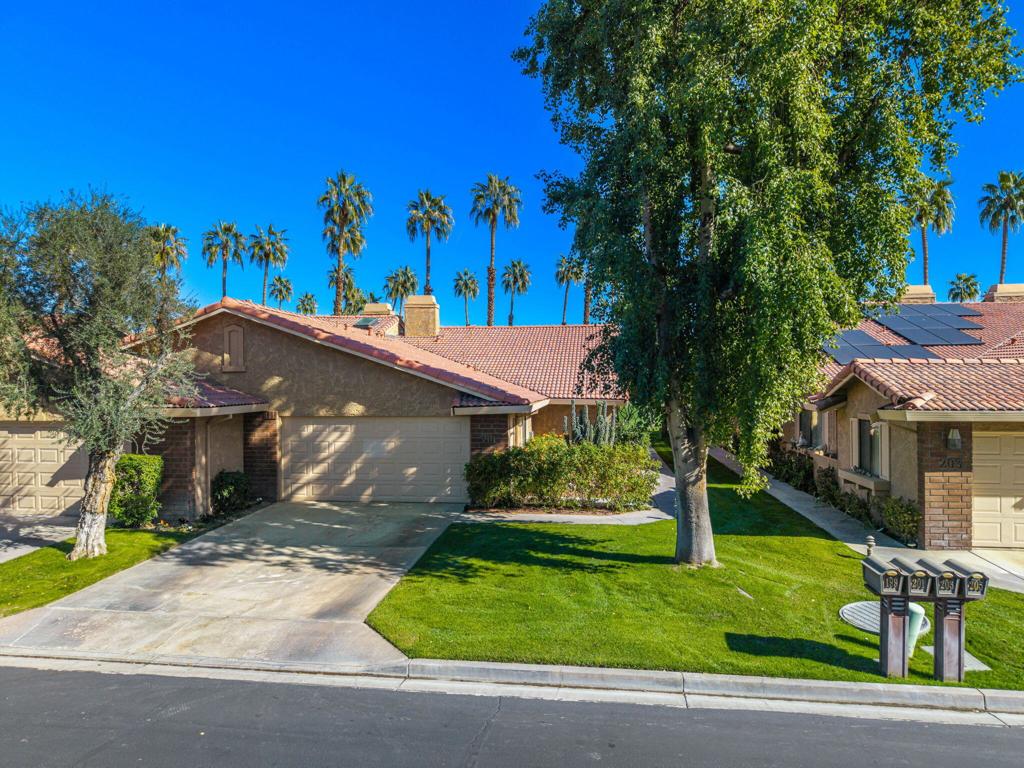201 Camino Arroyo N