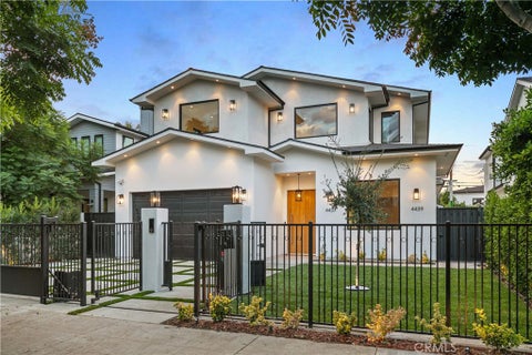 Photo of 4437 Calhoun Avenue, Sherman Oaks, CA 91423 (MLS # SR26208900)