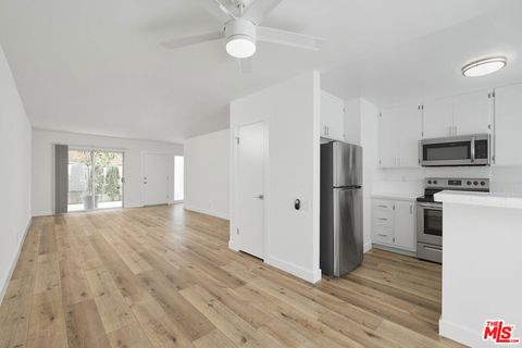 Photo of 918 16TH Street #2, Santa Monica, CA 90403 (MLS # 26667655)