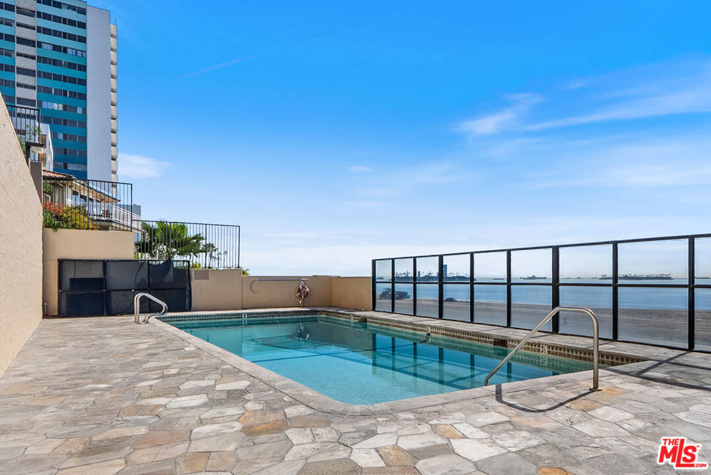 Queens Surf (QS) - Residential