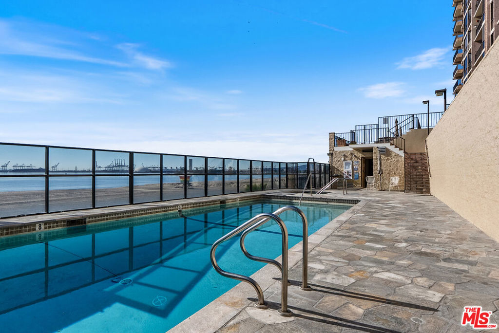 Queens Surf (QS) - Residential