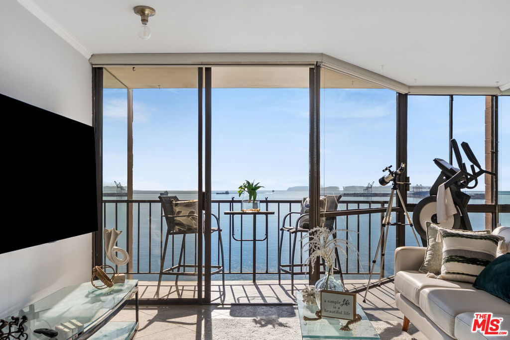 Queens Surf (QS) - Residential