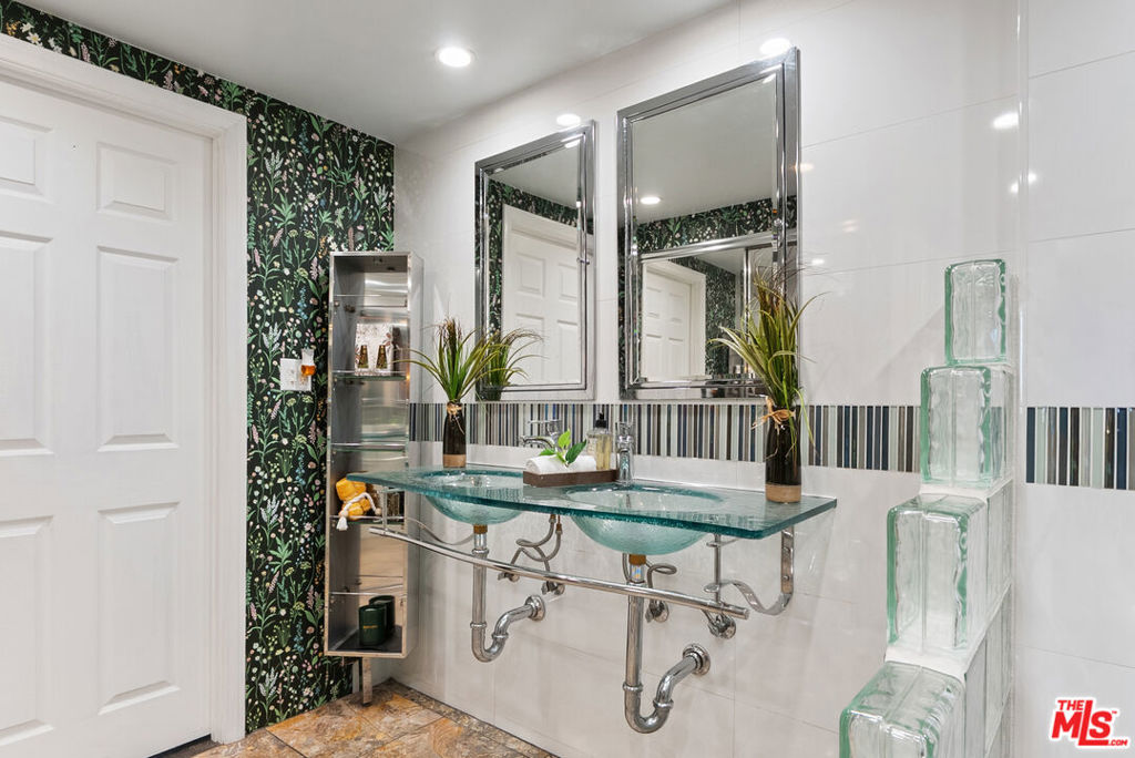 Queens Surf (QS) - Residential