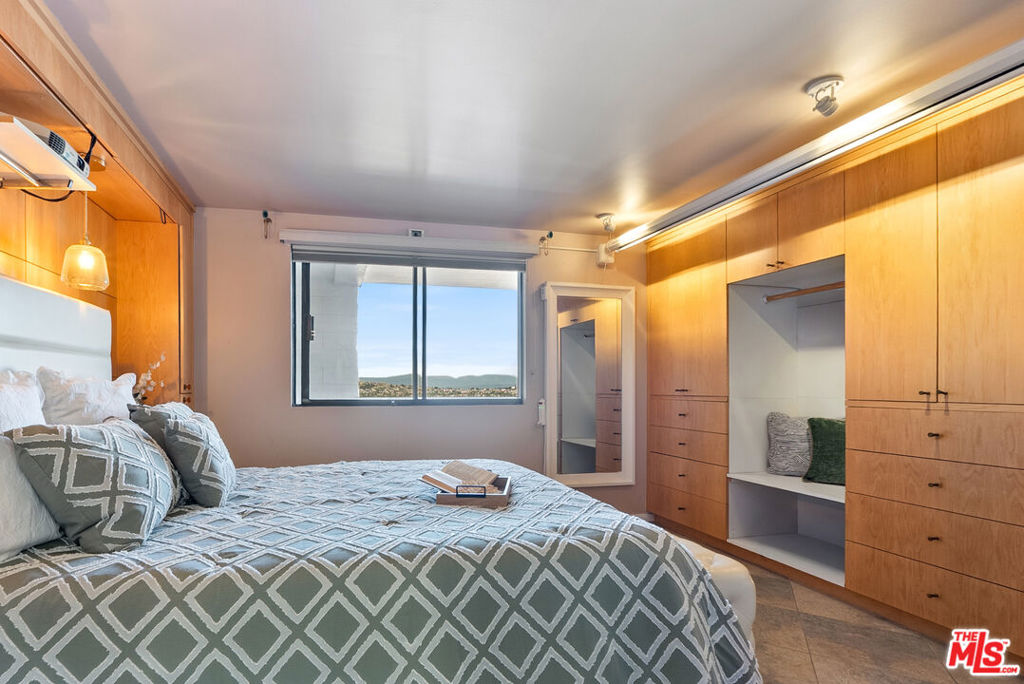 Queens Surf (QS) - Residential