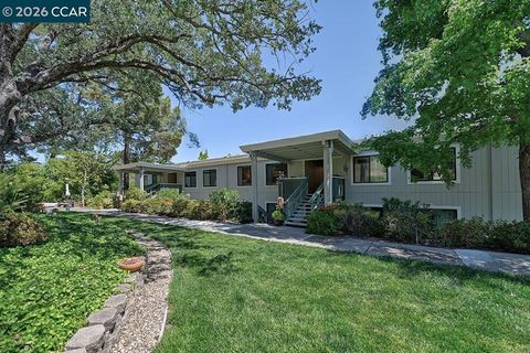 Photo of 1332 Singingwood Ct CT #5, Walnut Creek, CA 94595 (MLS # 41134633)