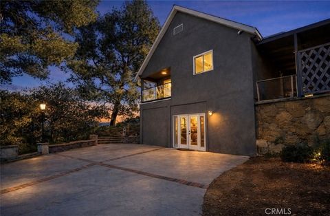 2364 Las Palomas La Habra Heights CA 90631