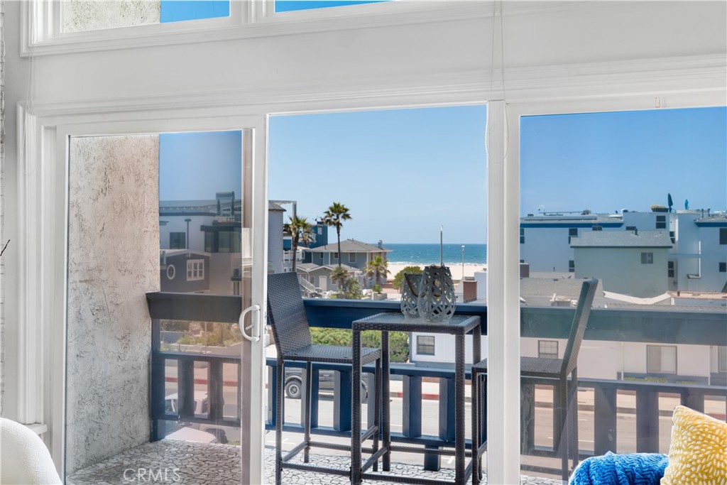 320 Hermosa Avenue 202