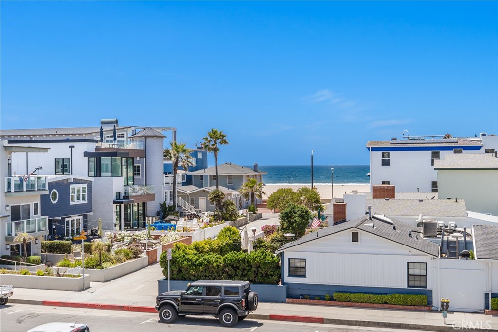 320 Hermosa Avenue 202