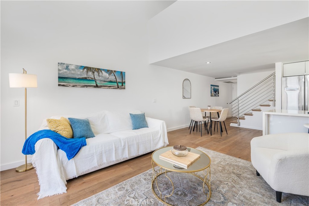 320 Hermosa Avenue 202