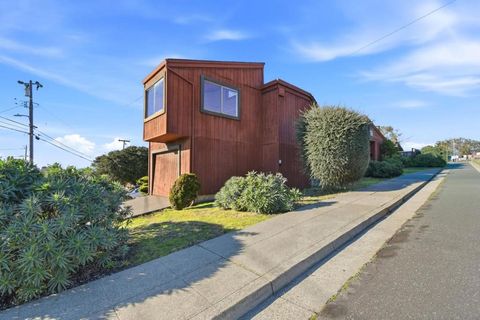 Photo of 323 Humboldt Street, Richmond, CA 94805 (MLS # ML82031765)