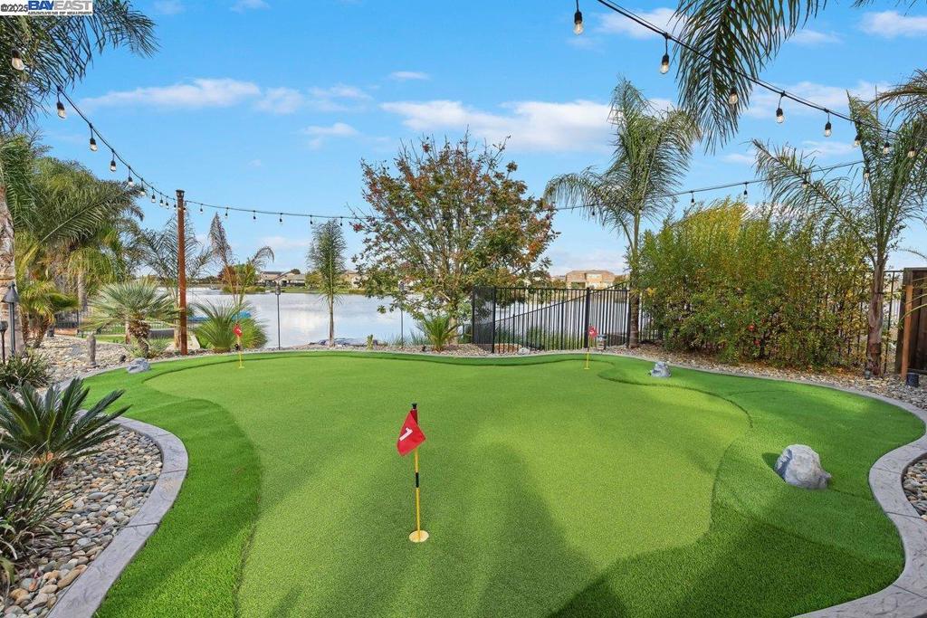 SUMMERLAKE - Residential