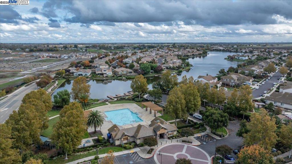 SUMMERLAKE - Residential