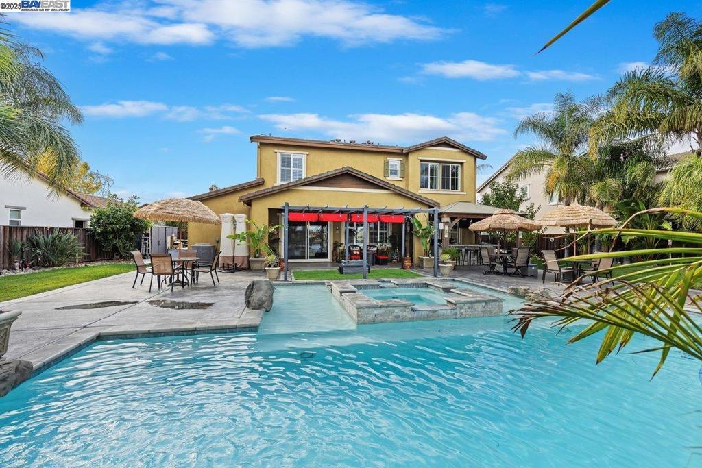 SUMMERLAKE - Residential