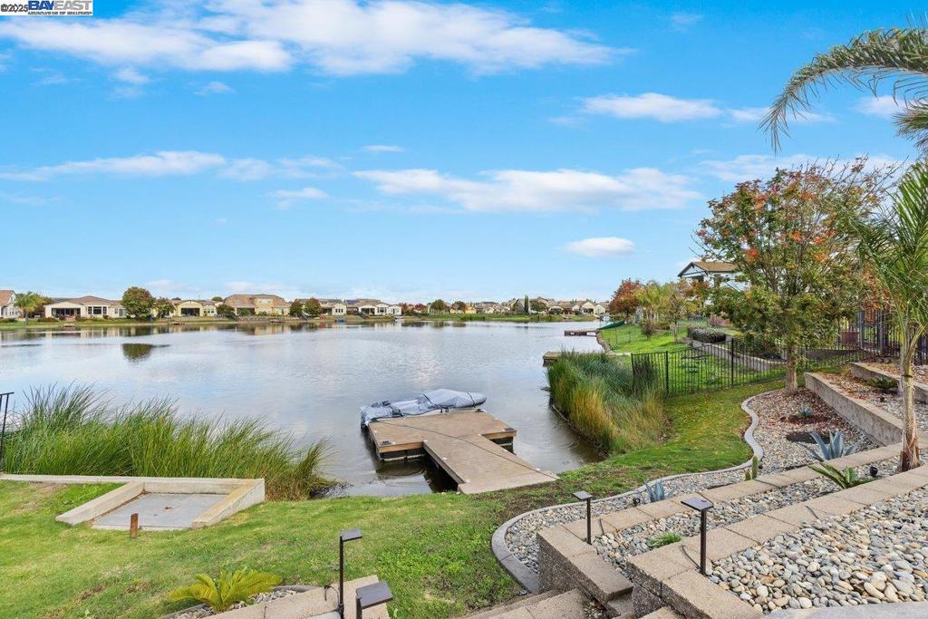 SUMMERLAKE - Residential