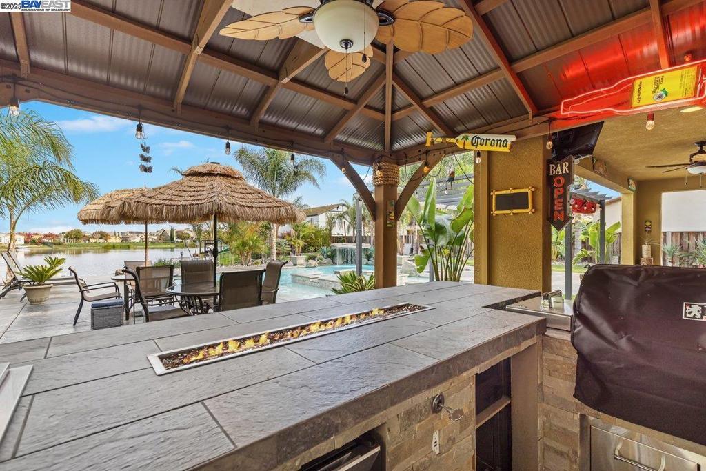 SUMMERLAKE - Residential