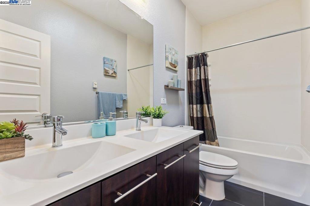 SUMMERLAKE - Residential