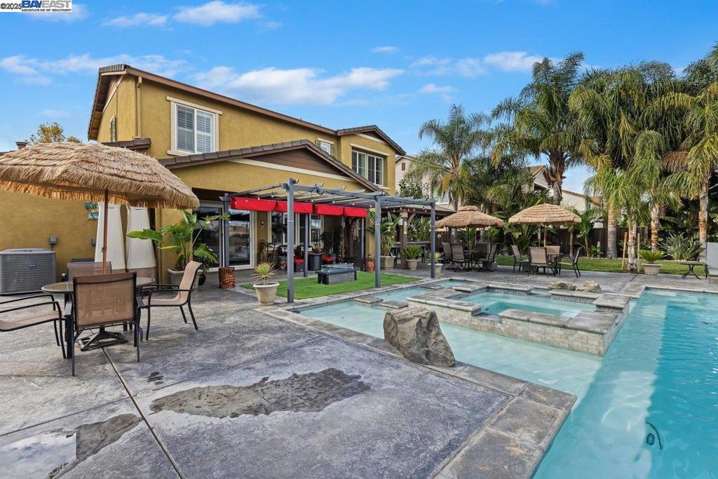 SUMMERLAKE - Residential