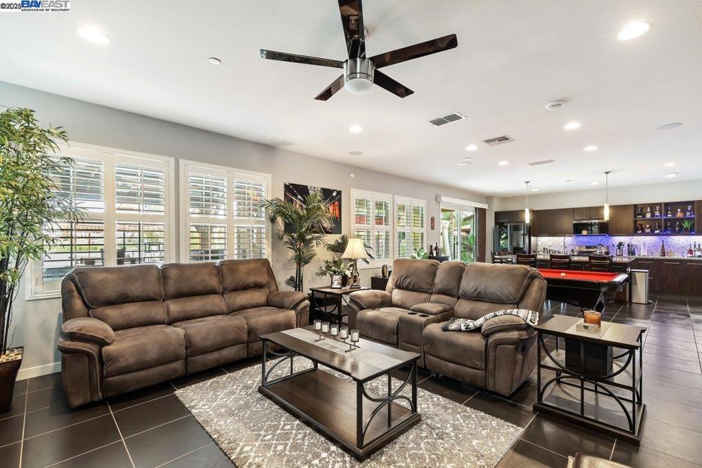 SUMMERLAKE - Residential