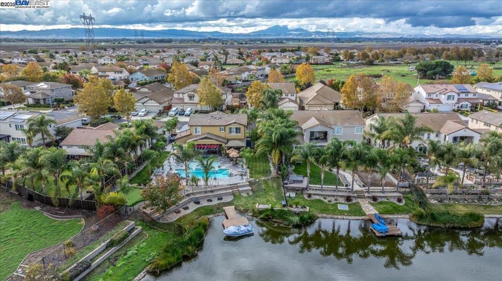 SUMMERLAKE - Residential