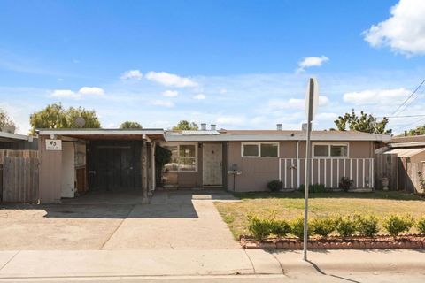 Photo of 43 Holly Drive, Watsonville, CA 95076 (MLS # ML82043624)