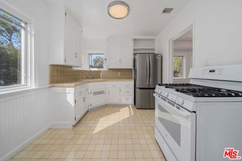 Tiny photo for 1142 Garfield Avenue, Venice, CA 90291 (MLS # 26645833)
