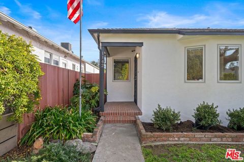 Tiny photo for 1142 Garfield Avenue, Venice, CA 90291 (MLS # 26645833)