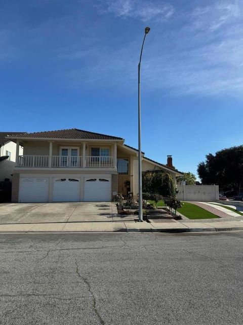 Photo of 2758 Boncheff Drive, San Jose, CA 95133 (MLS # ML82036486)