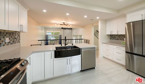 Photo of 13206 Admiral Avenue #F, Marina Del Rey, CA 90292 (MLS # 26640269)