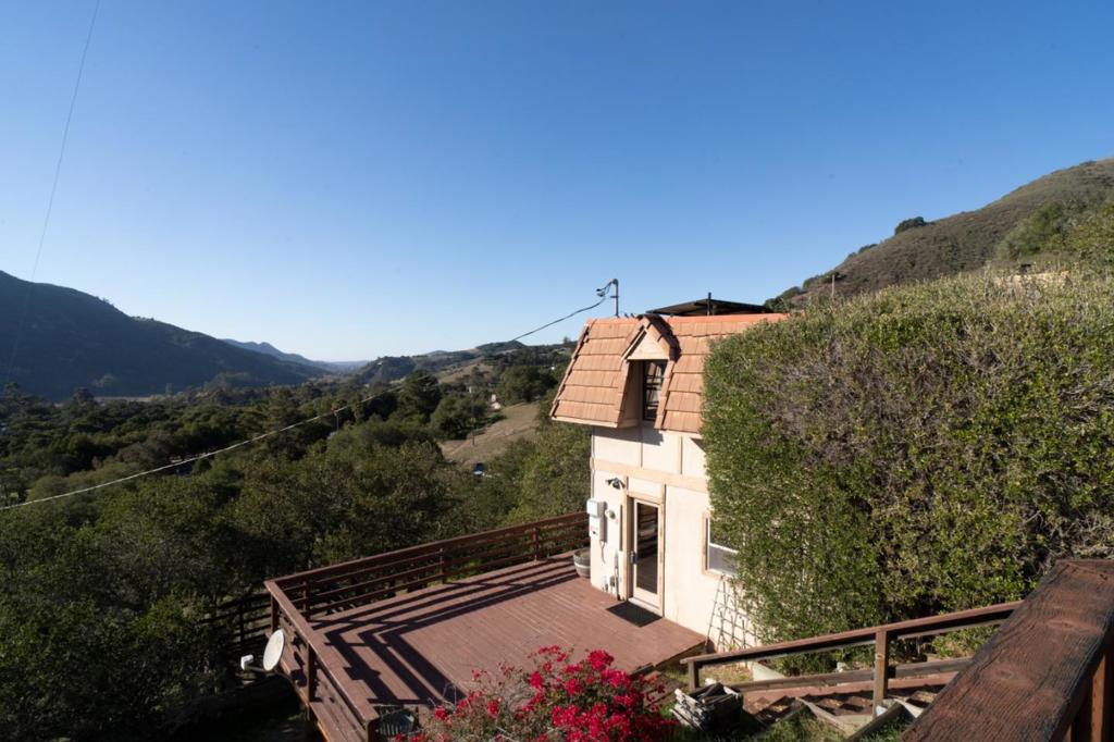 451 LAURELES GRADE ROAD