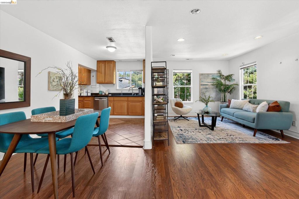 7925 Greenly DR, Oakland CA 94605