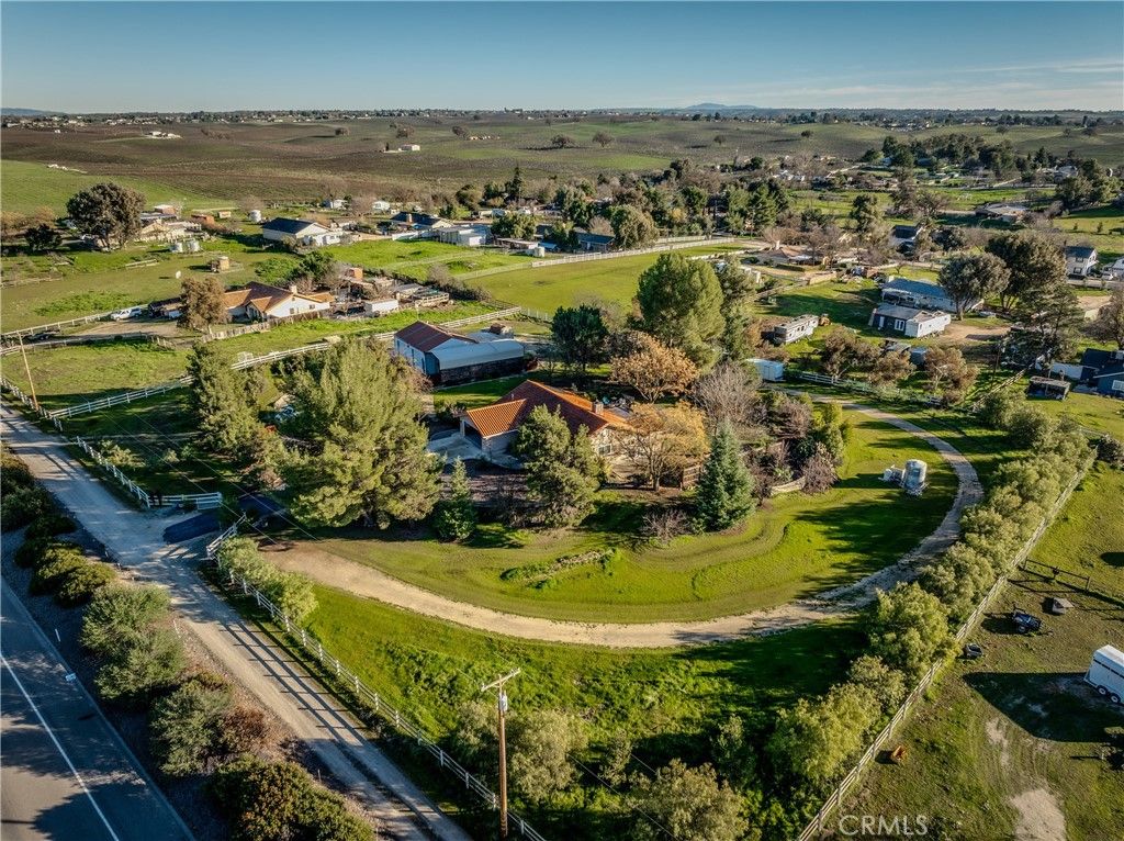 Photo of 6825 East Highway 46, Paso Robles, CA 93446 (MLS # NS26014891)