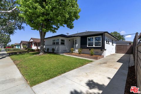 Photo of 2509 Hudspeth Street, Inglewood, CA 90303 (MLS # 26799904)