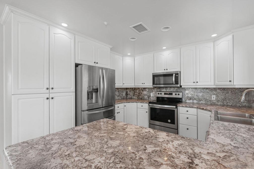 Lakeside - Residential