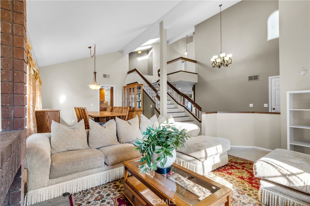 1549 Hillcrest Drive