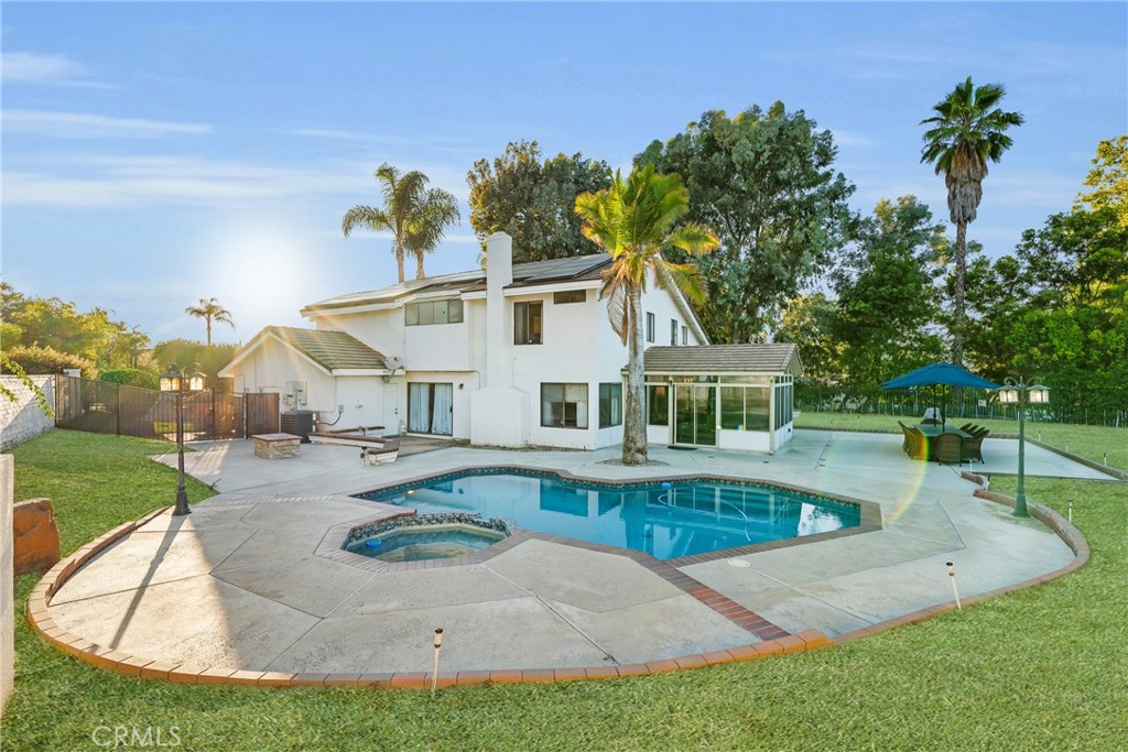 1549 Hillcrest Drive