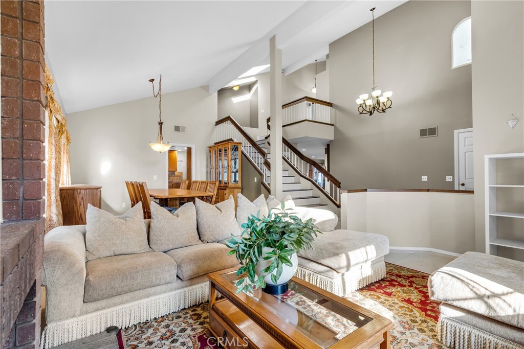 1549 Hillcrest Drive