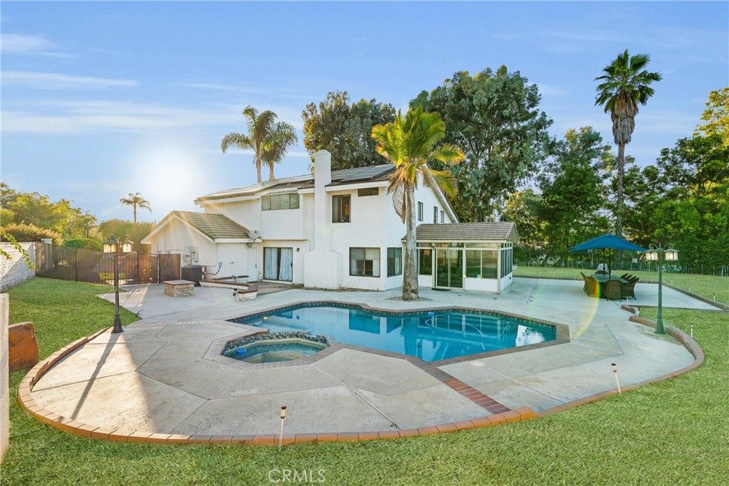 1549 Hillcrest Drive